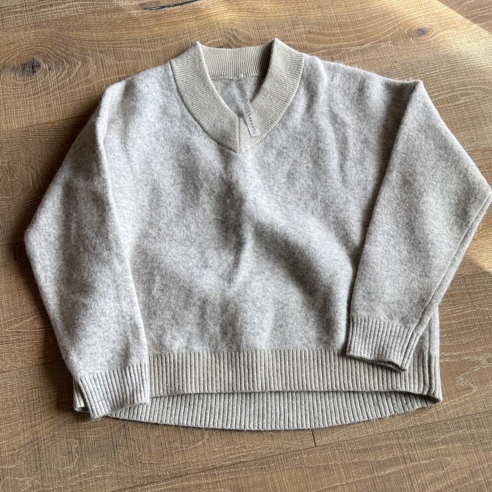 lululemon athletica Light Gray V-Neck Sweater alpaca wool blend exc